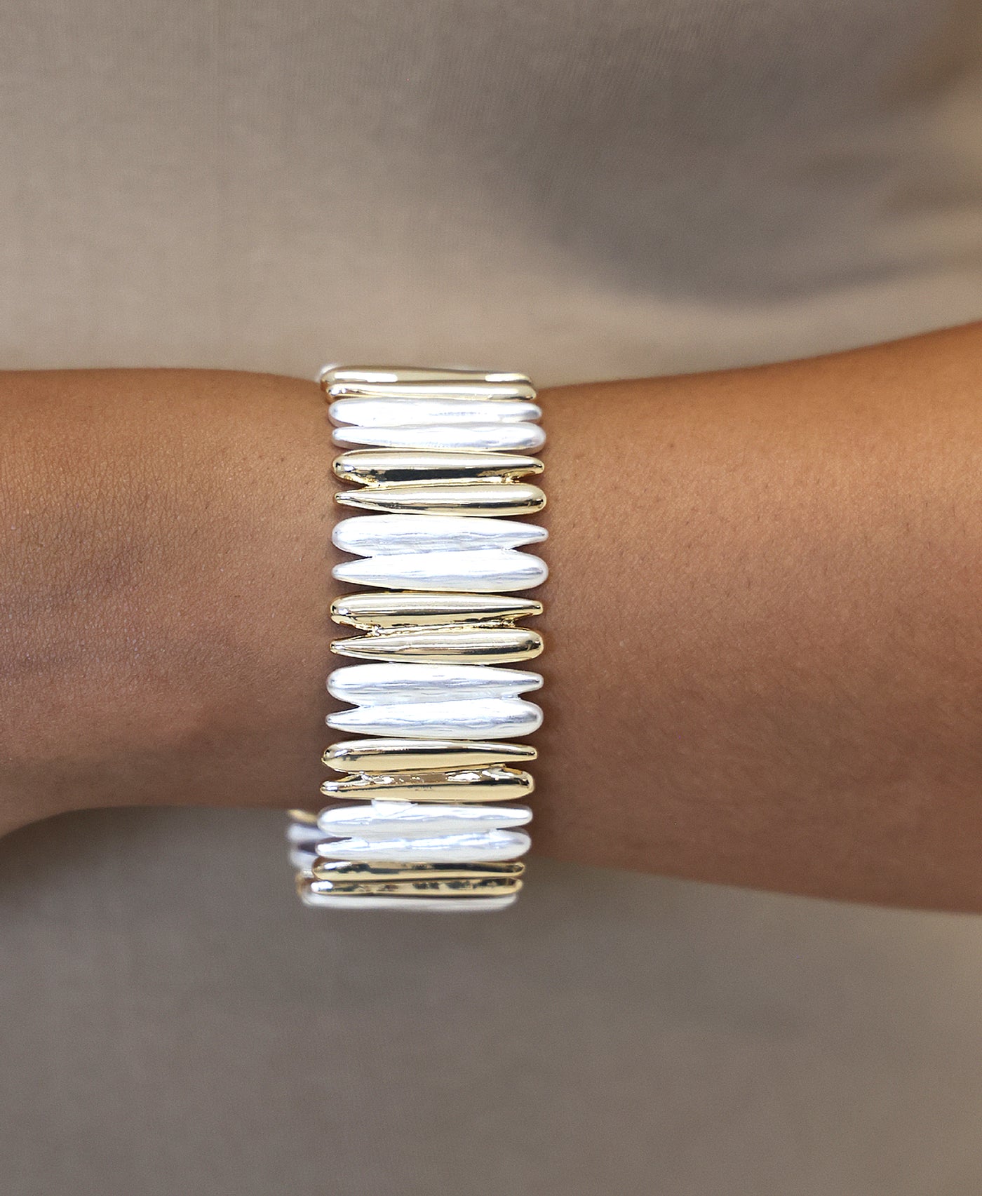 Faux Pearl Elastic Bracelet view 1