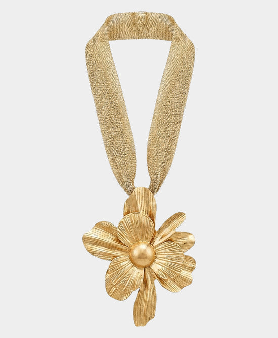 
Mesh Flower Pedant Necklace in GOLD view 2