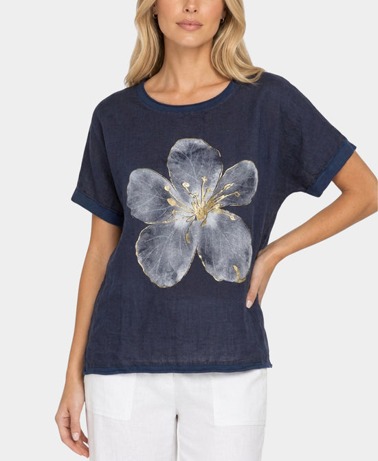 
flower print hi-lo ss tee in NAVY view 1