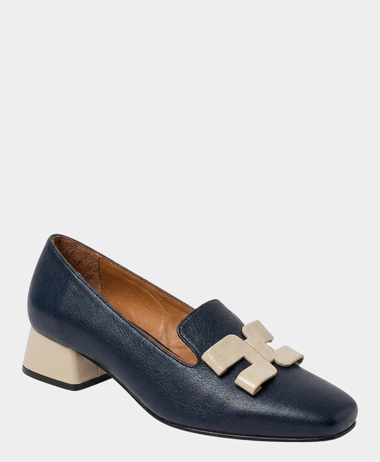 
Leather Two Tone Pump in NAVY/BEIGE view 1