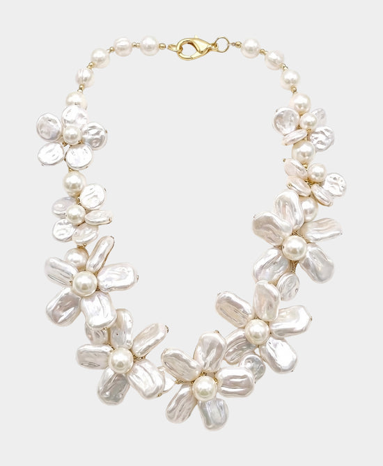 Pearl Flower Beaded Necklace view 2