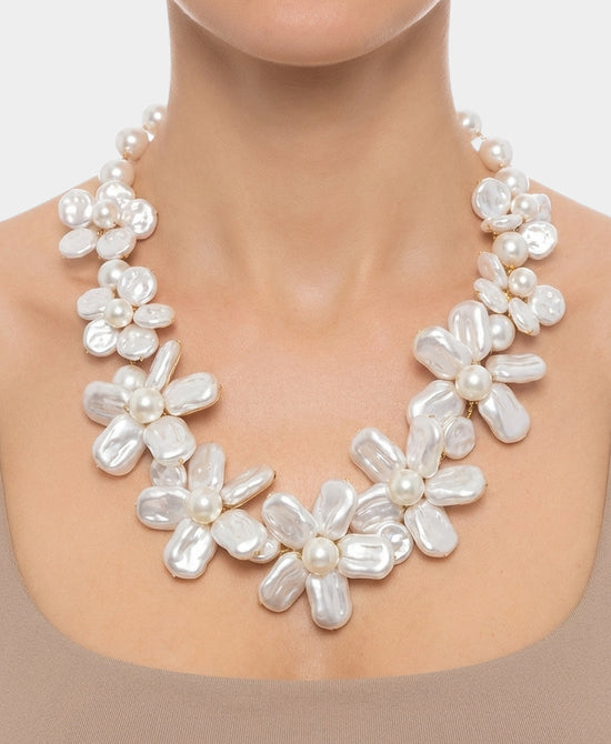 Pearl Flower Beaded Necklace view 1