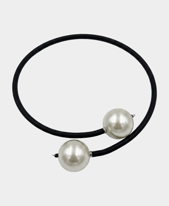 
Collar Necklace w/ Pearls in BLACK/WHITE view 2