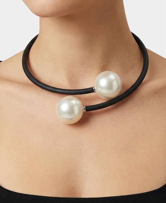 
Collar Necklace w/ Pearls in BLACK/WHITE view 1