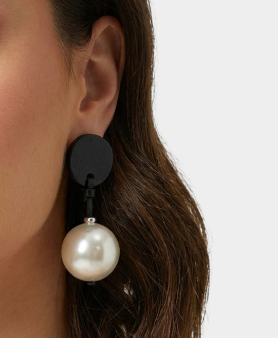 
Resin Drop Earrings w/ Pearl in BLACK/WHITE view 1