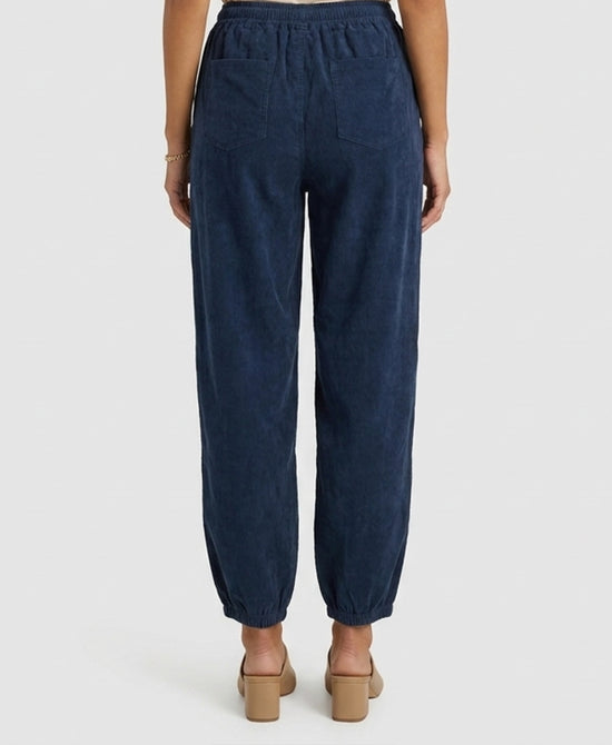 
Pinwale Corduroy Balloon Pants in NAVY view 2