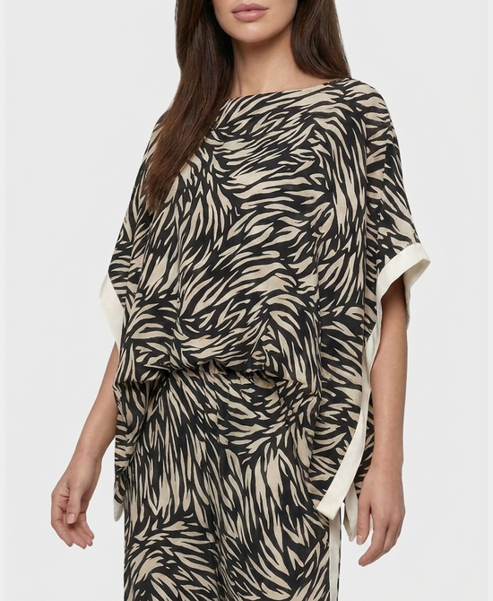 
Print Hi-Lo Blouse in BLACK/IVORY view 1